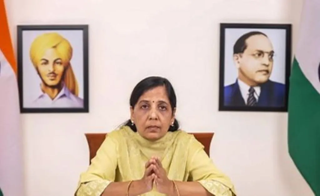 ‘आप’ विधायकों ने सुनीता केजरीवाल से की मुलाकात, कहा- सीएम केजरीवाल पद से न दें इस्तीफा 