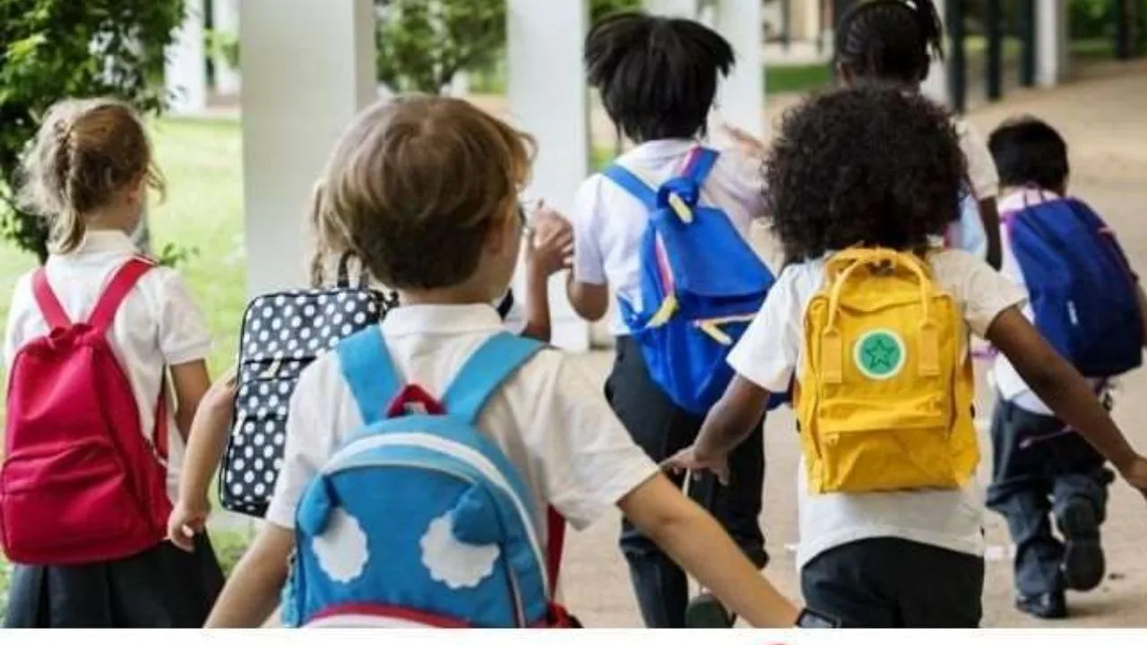 Kannauj: बच्चों को साल भर कौन-कौन से खिलाए फल? देना होगा हिसाब, बीएसए ने अधिकारियों को जारी किया पत्र