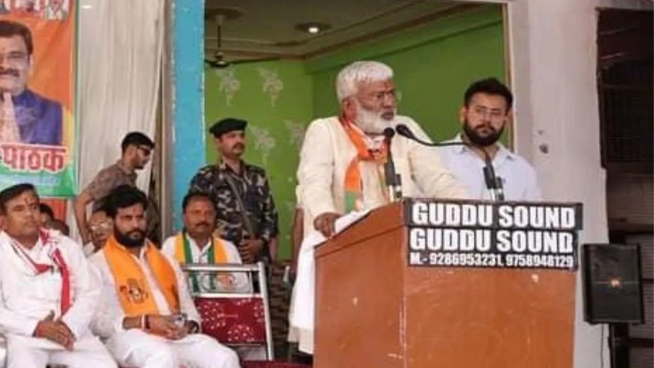 Auraiya: स्वतंत्र देव सिंह ने विपक्ष पर साधा निशाना, बोले- सपा, बसपा, कांग्रेस गरीबों को लूटने के लिए सरकार बनाती है