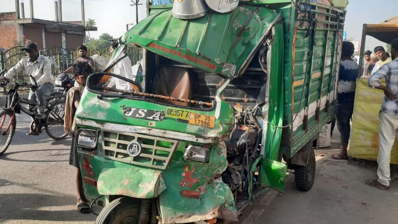 Unnao Accident: खड़ी बस में पीछे से घुसा लोडर...एक की मौत, दो घायल, घटना से परिजन बेहाल