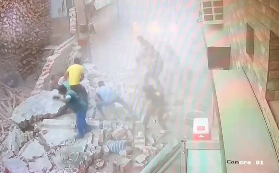 गुरुग्राम में बड़ा हादसा, श्मशान घाट की दीवार गिरने से बच्चे समेत 4 लोगों की मौत 