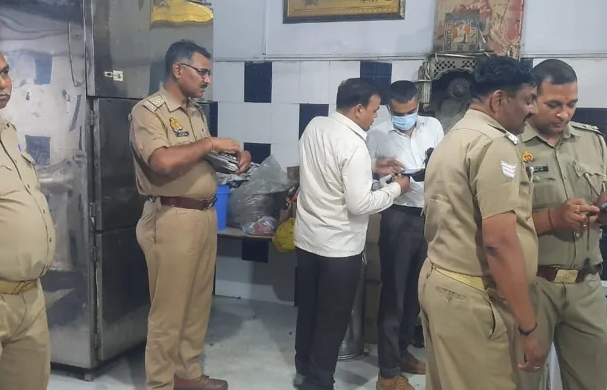 पीलीभीत: चोरों ने रेस्टोरेंट को बनाया निशाना, साढ़े तीन किलो की चांदी की प्रतिमा समेत सात लाख की चोरी