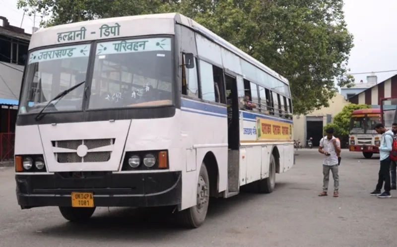 हल्द्वानी: 1500 जवानों को लेकर रवाना हुई बसें, यात्री परेशान