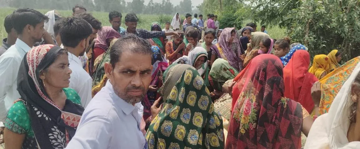 पीलीभीत: रातभर लापता रहने के बाद चकरोड पर मिला युवक का शव, हत्या की आशंका...पुलिस छानबीन में जुटी