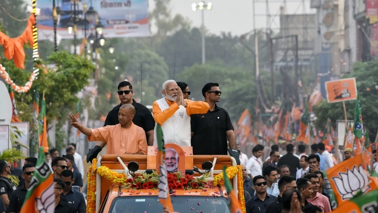 PM मोदी आज करेंगे नामांकन, 12 राज्यों के CM समेत गठबंधन के नेता रहेंगे मौजूद 