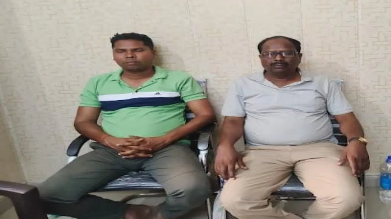जौनपुर में रिश्वत लेते दारोगा और सिपाही गिरफ्तार, एंटी करप्शन टीम ने की कार्रवाई 