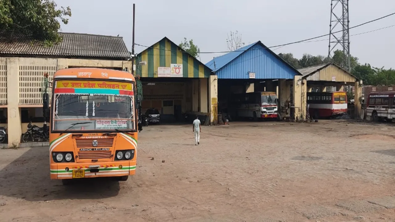 अंबेडकरनगर से दिल्ली के लिए बसों का संचालन बंद, यात्रियों की बढ़ी मुश्किलें-जानिए क्या है बड़ी वजह   
