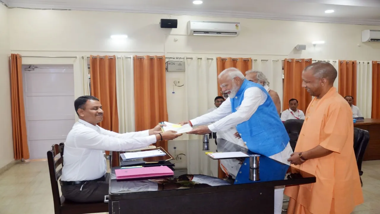 PM Modi nomination: CM योगी ने सोशल मीडिया पर लिखा-भारत के 'अमृतकाल के सारथी' प्रधानमंत्री मोदी को रिकॉर्ड...  