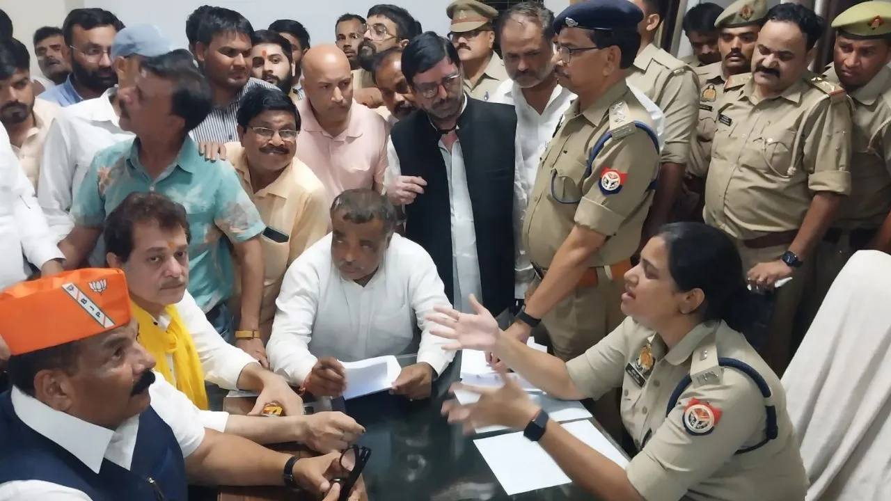 Lok Sabha Election 2024: भाजपा और कांग्रेस कार्यकर्ताओं में जमकर मारपीट; कई कार्यकर्ता हुए घायल