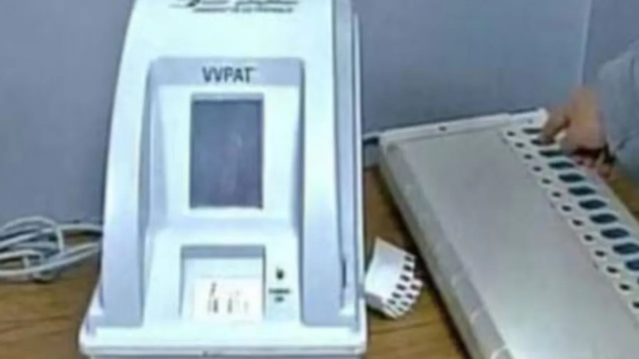 श्रावस्ती में कई जगह EVM हुईं खराब, प्रयागराज में मतदान का किया बहिष्कार 