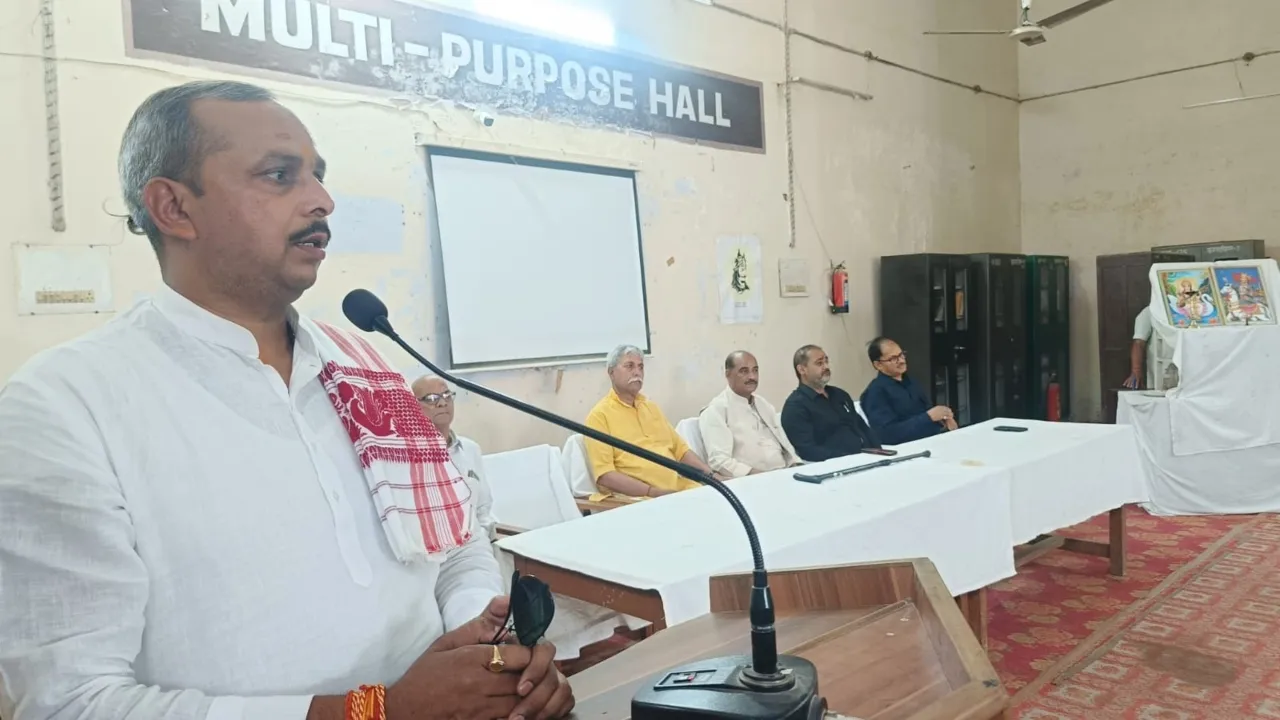 RSS विभाग प्रमुख ने मतदाता जागरूकता का दिया सन्देश, कहा-हमें जाति-धर्म और वर्ग देख नहीं करना चाहिए मतदान    