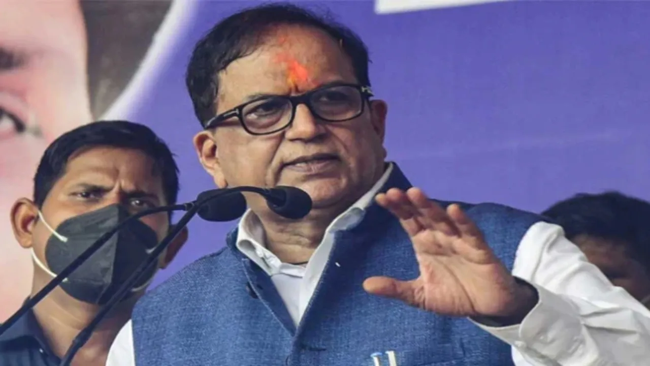 यूपी में पांचवें चरण का मतदान जारी, सतीश मिश्रा समेत इन वीआईपी ने किया वोट 