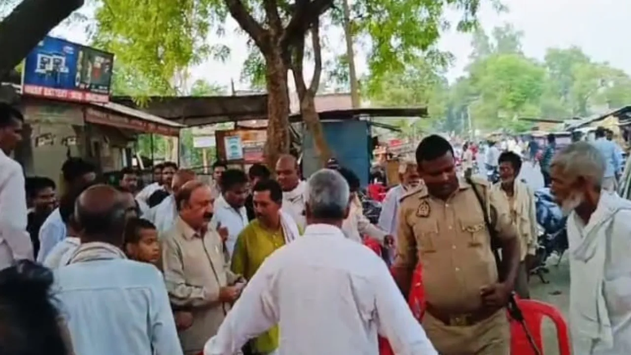 अमेठी में कांग्रेस प्रत्याशी सहित 13 नामजद व कई अज्ञात पर मुकदमा दर्ज, आचार संहिता उल्लंघन का आरोप 