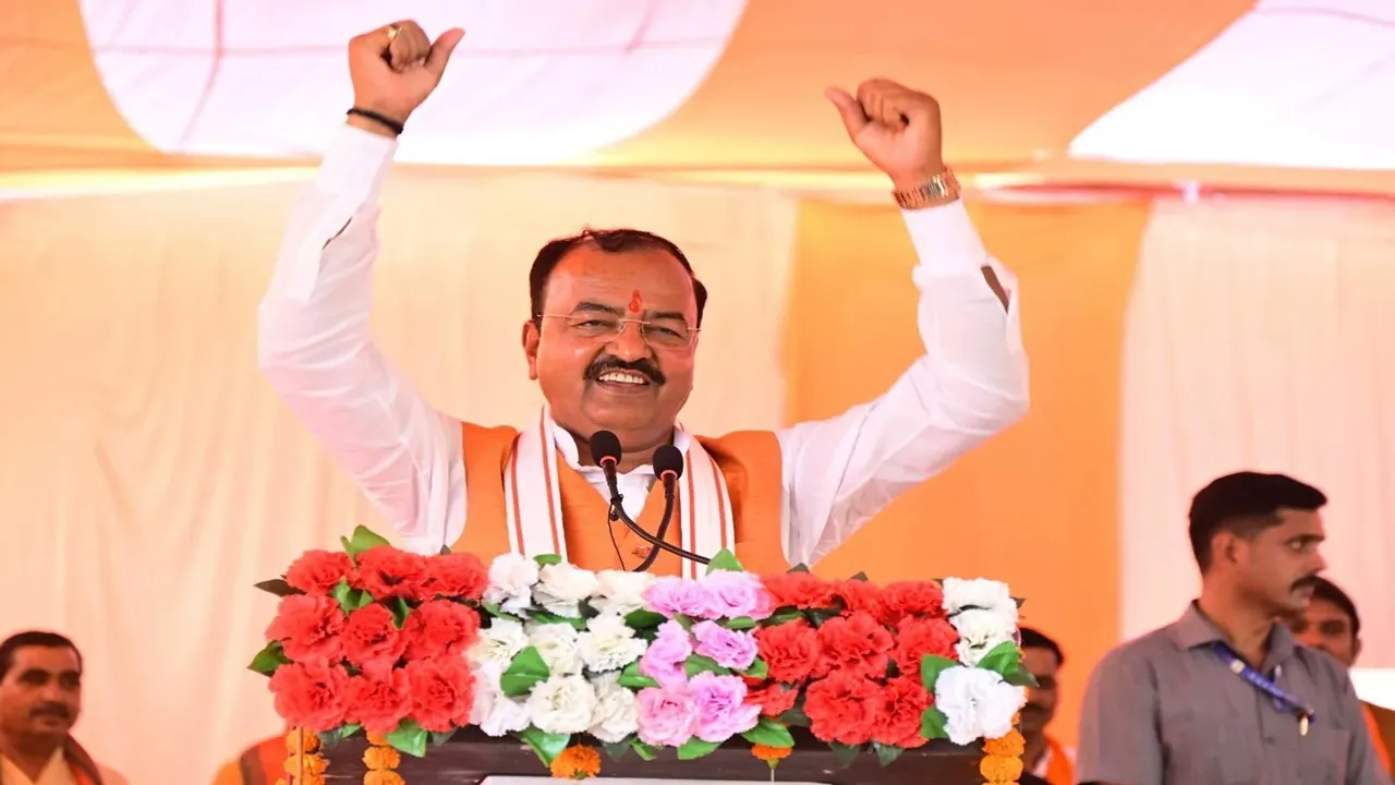 बाराबंकी में गरजे डिप्टी सीएम केशव मौर्य, बोले- संविधान नहीं, राहुल-अखिलेश का भविष्य खतरे में