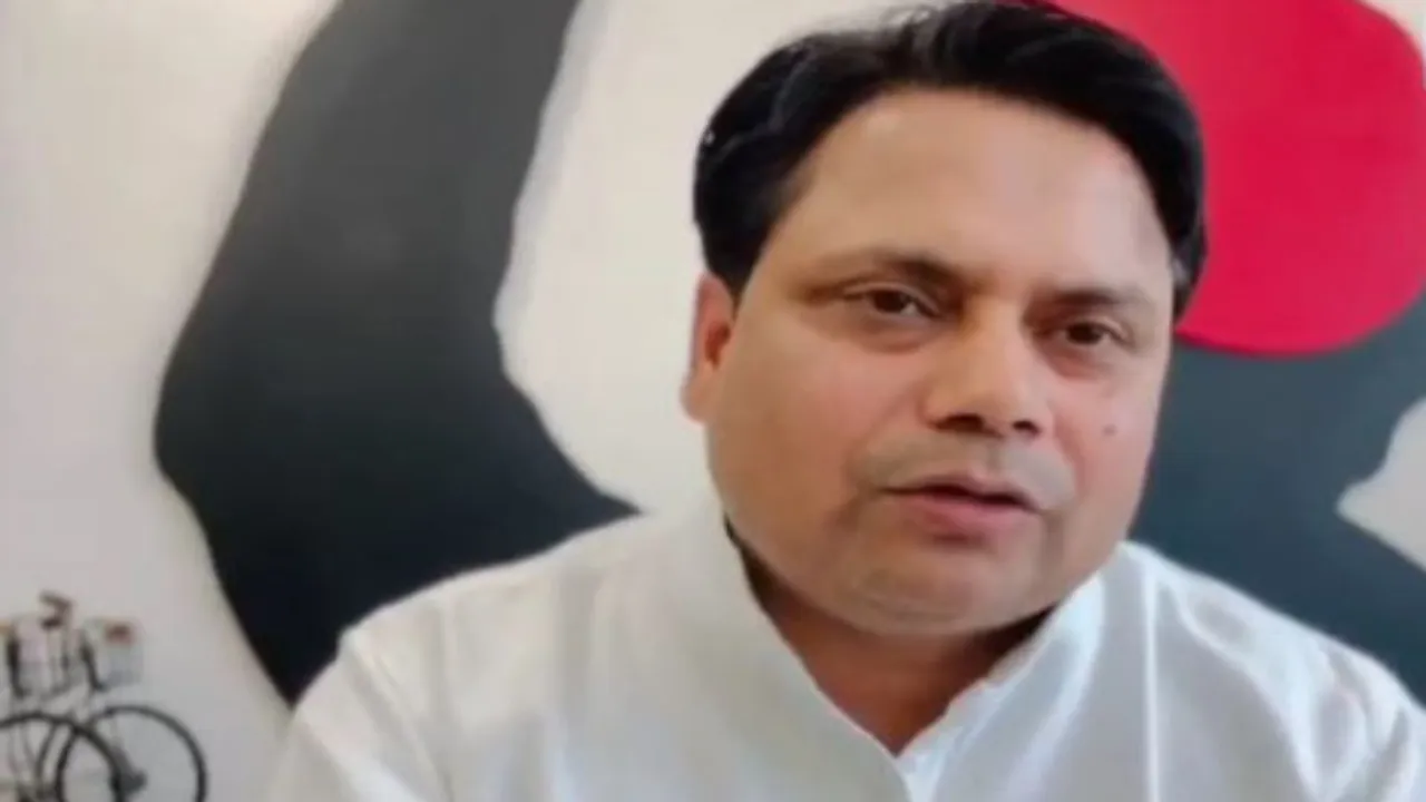 सपा प्रवक्ता ने BJP पर कसा तंज-लगता है पार्टी ने इलाहबाद और लालगंज की भीड़ नहीं देखी, छठे चरण में...