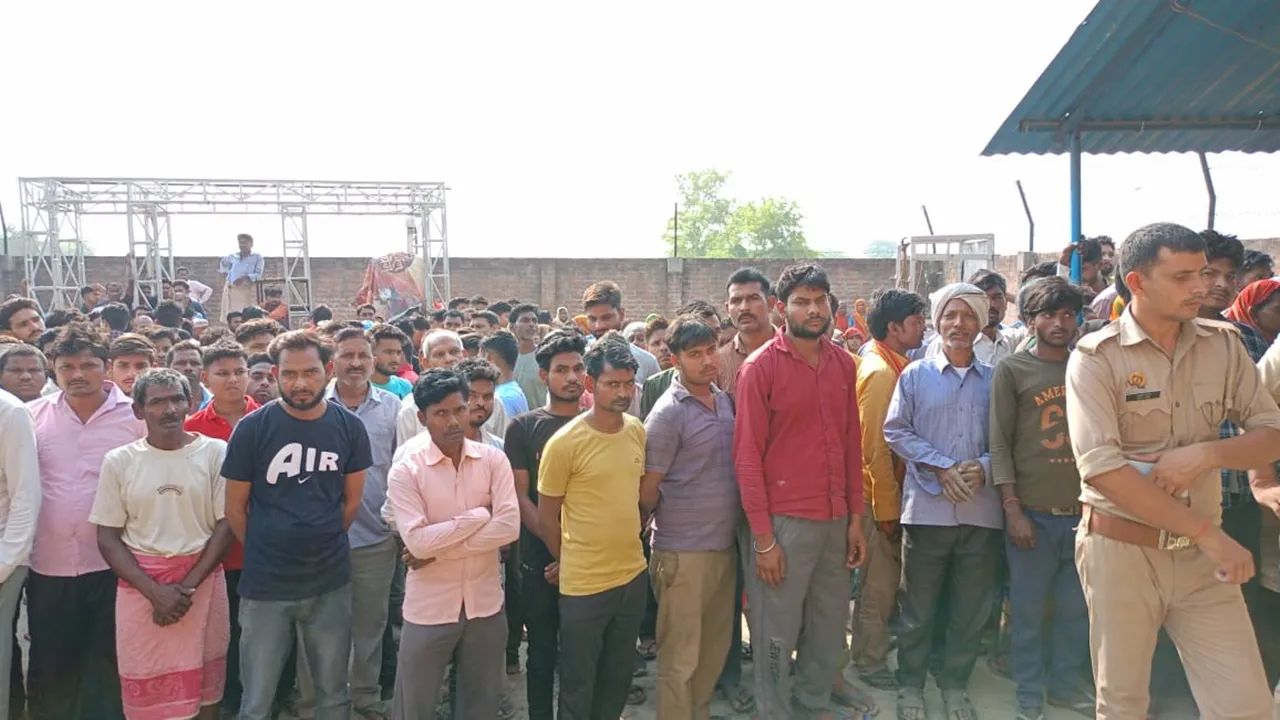 अयोध्या: लूटपाट के बाद व्यापारी की हत्या, पुलिस के छूटे पसीने, टकसरा गांव में हुई वारदात 