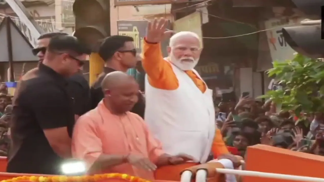 PM modi road show: मालवीय जी को नमन कर पीएम मोदी ने शुरू किया रोड शो, CM योगी भी हैं साथ 