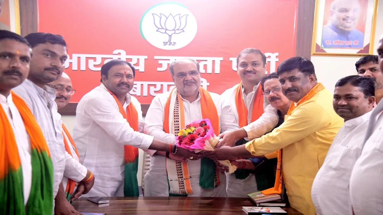 बाराबंकी: मतदाताओं को बूथ तक पहुंचाने की तैयारी में जुटी BJP, प्रदेश अध्यक्ष भूपेंद्र चौधरी ने की समीक्षा बैठक