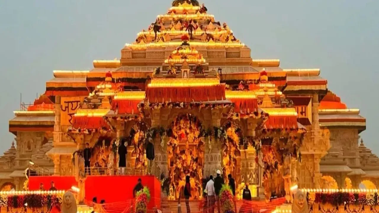 अयोध्या: प्रथम तल पर राम दरबार का डिजाइन बना रहे वासुदेव कामत