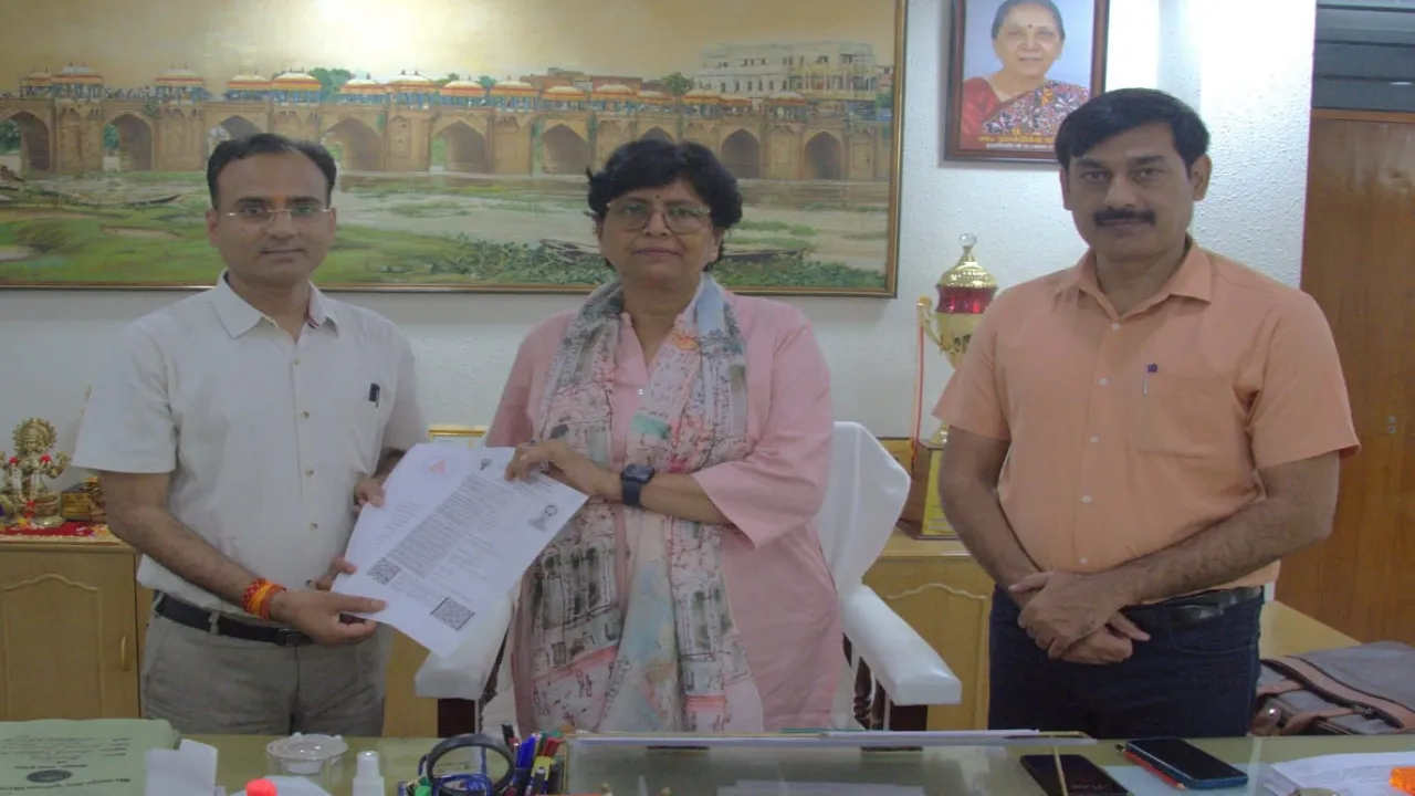 रूस में वैज्ञानिक व्याख्यान देंगे  डॉ. सुधीर उपाध्याय, पूर्वांचल विश्वविद्यालय की कुलपति प्रो. वंदना सिंह ने दी बधाई