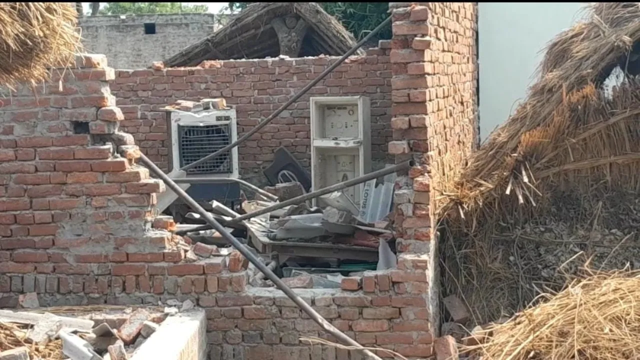 गोंडा में दबंगों ने भूमि विवाद में फेंका बम,की फायरिंग-तीन घायल 