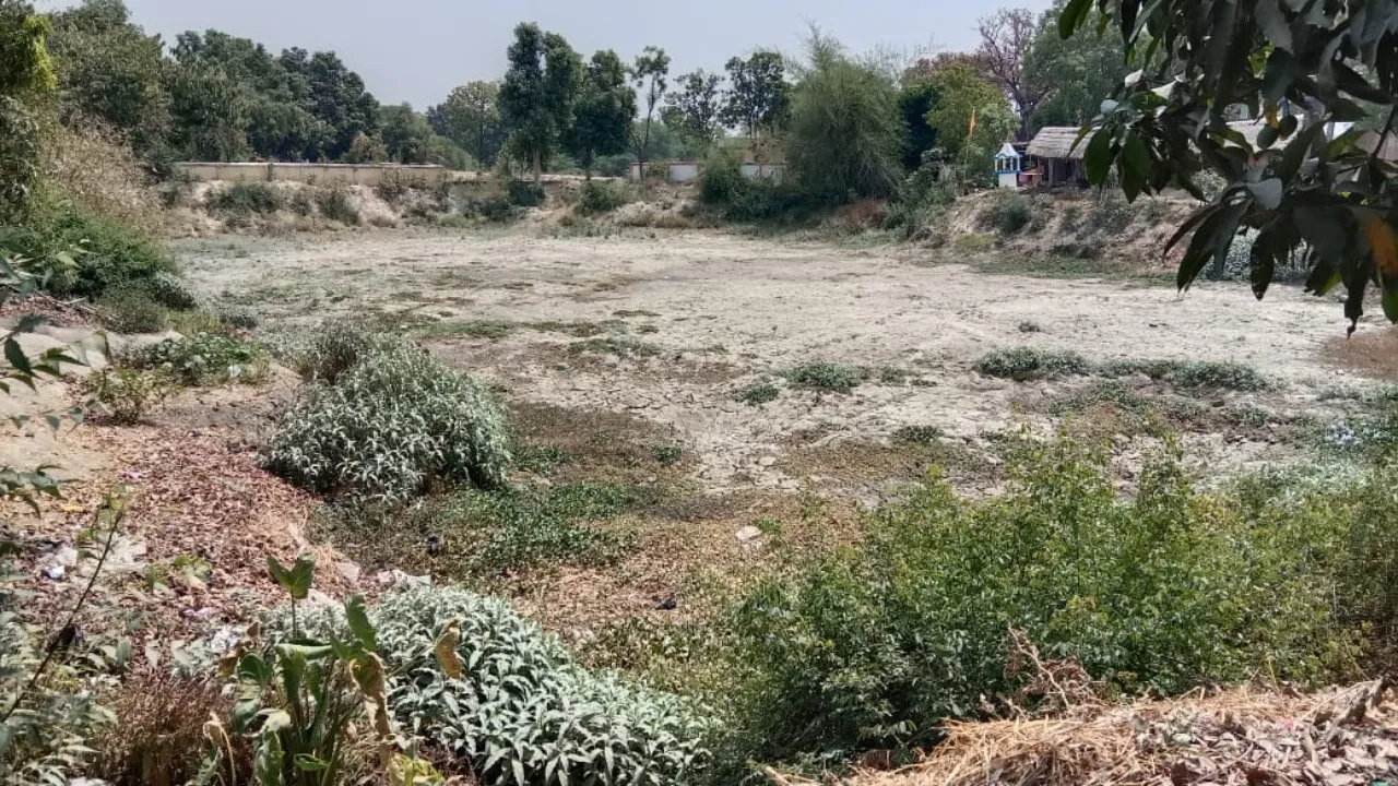 सख्ती: अयोध्या में बीडीओ, प्रधान और सचिव मिलकर भरवाएंगे सूखे तालाब 