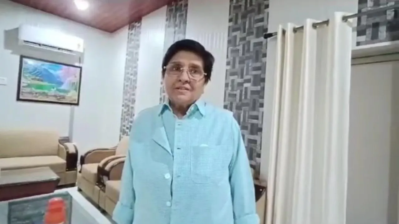 मां की बरसी पर अयोध्या पहुंचीं किरण बेदी, कहा-रामलला का दर्शन करना मेरा सौभाग्य  