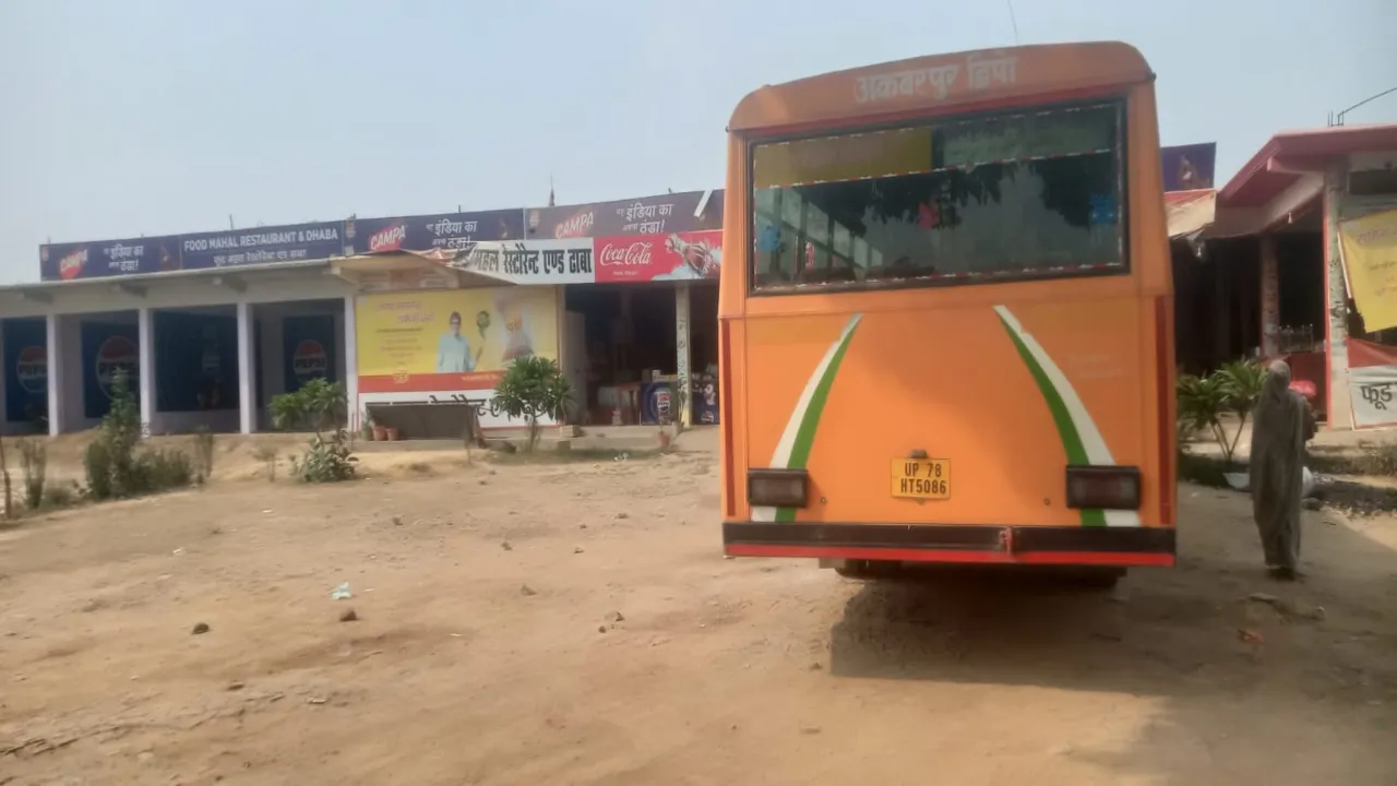 परिवहन निगम के निर्देश बेअसर, अनधिकृत ढाबों पर बंद नहीं हुआ रोडवेज बसों का ठहराव 