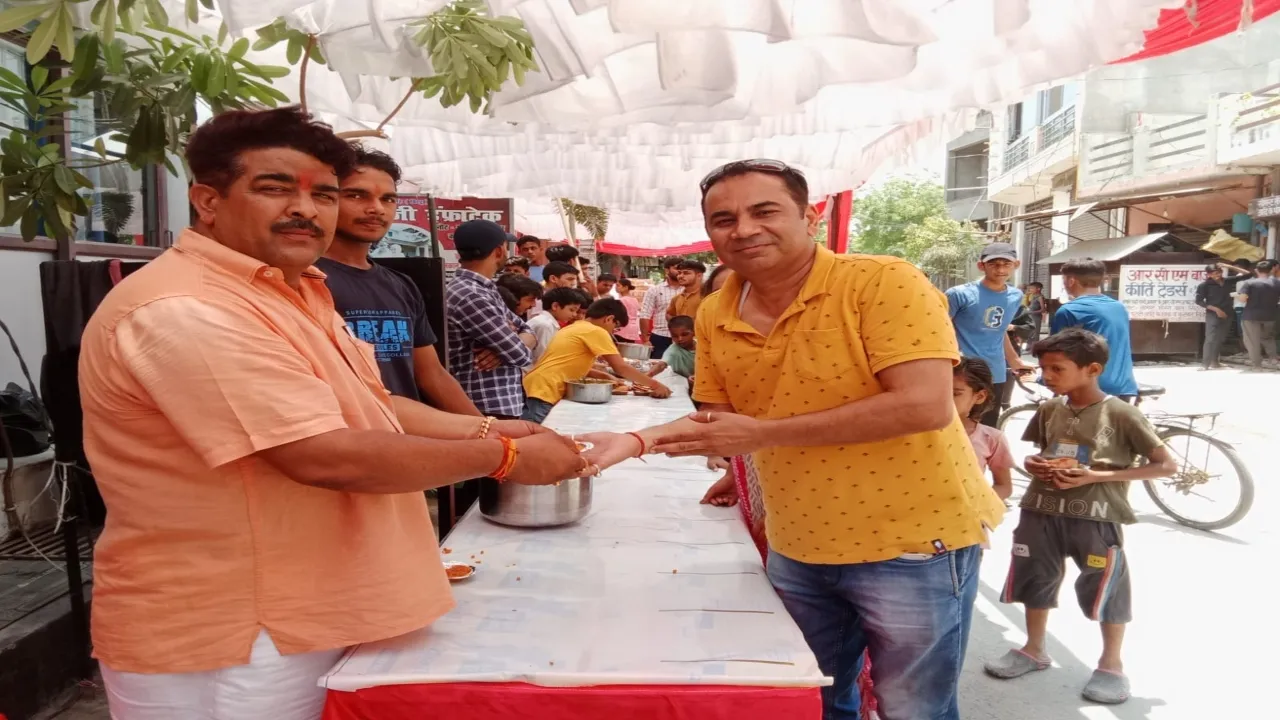जेष्ठ के प्रथम मंगलवार को जगह-जगह आयोजित हुए भंडारे, बजरंगबली के लगे जयकारे 