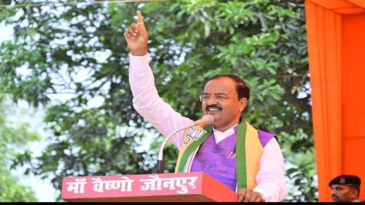 केशव मौर्य का विपक्ष पर तंज, कहा-कमल का बटन टकाटक, टकाटक, टकाटक दबा रही है जनता