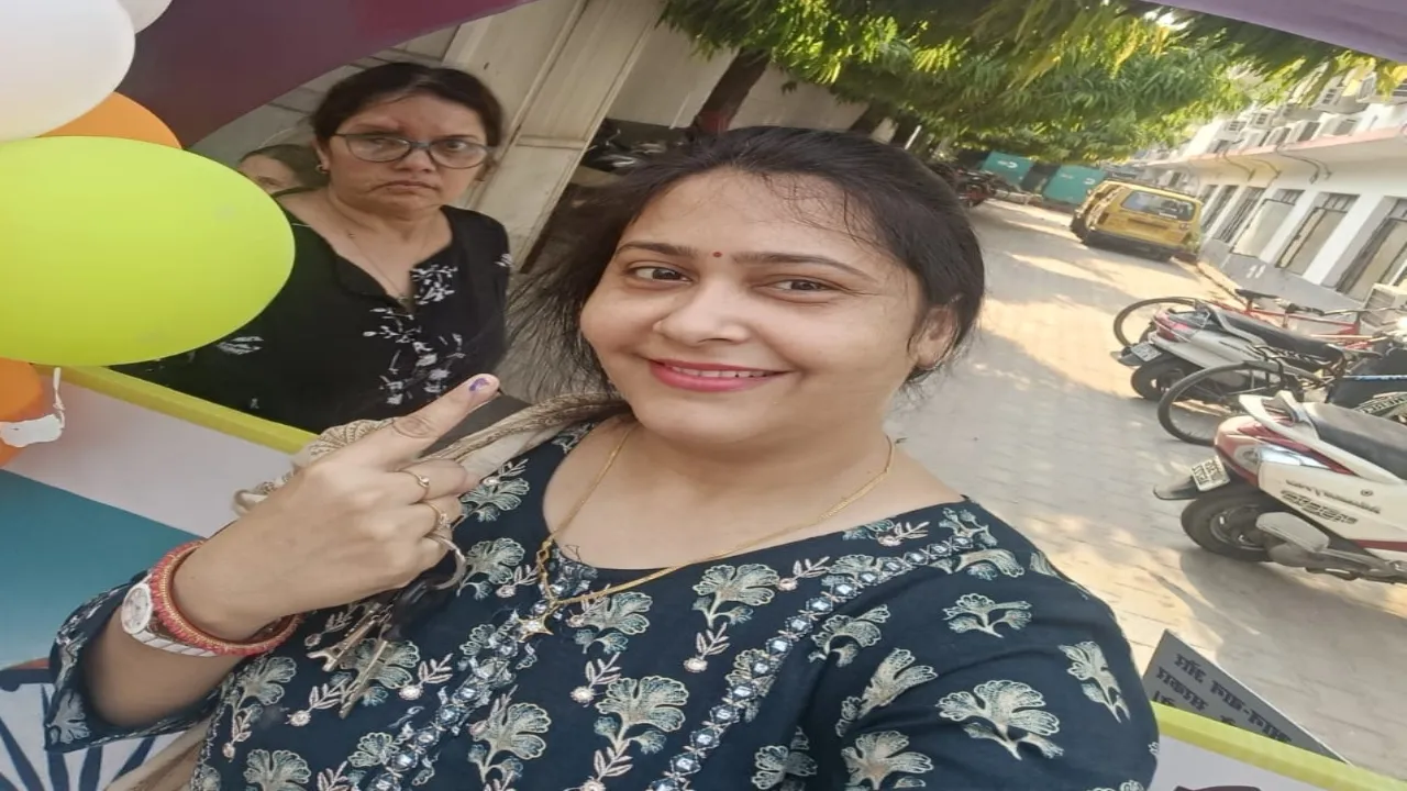 UP voting: उत्तर प्रदेश में 14 लोकसभा सीट पर तीन बजे तक 47 प्रतिशत से अधिक मतदान, भीषण गर्मी के बीच बाहर निकल रहे मतदाता  