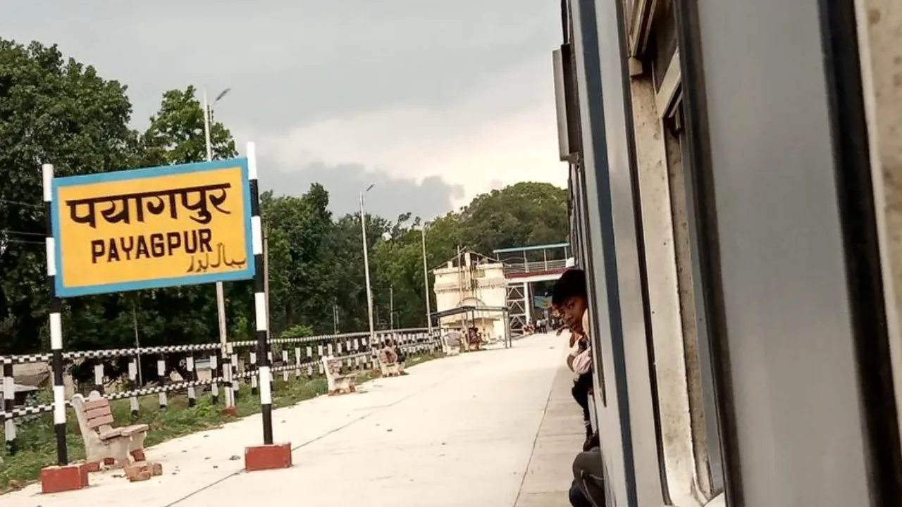 बहराइच: चलती ट्रेन से उतर रही थी महिला, गिरकर हुई घायल-जा सकती थी जान   