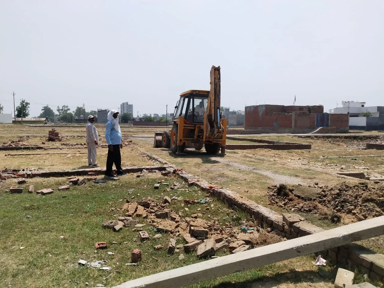 बरेली: शाहजहांपुर रोड पर चार अवैध कॉलोनियों पर चला बीडीए का बुलडोजर