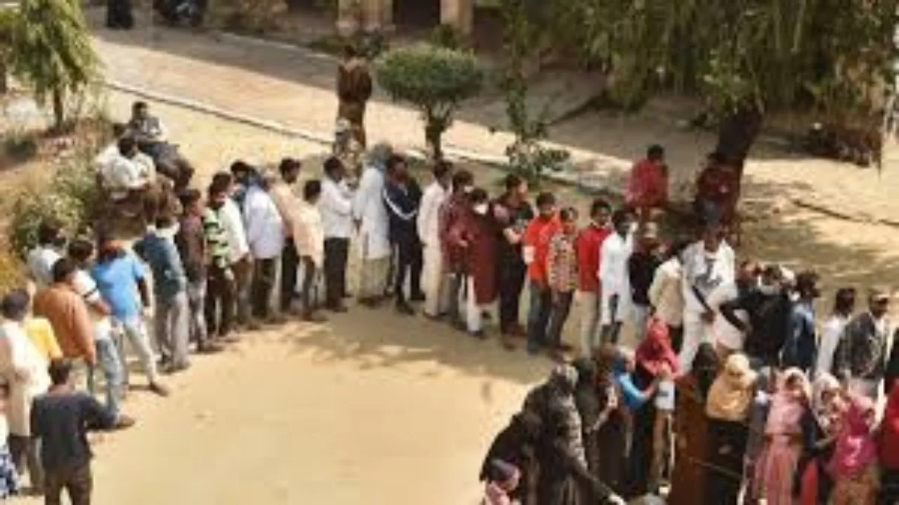 बाराबंकी: 138 सेक्शन केंद्रीय सशस्त्र बल के हवाले होंगे मतदान केंद्र, 32 सेक्शन सीएपीएफ समेत 4529 पुलिसकर्मी ड्यूटी में तैनात