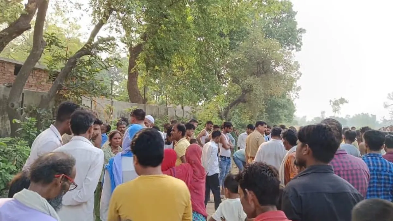 सीतापुर: थाने से फरार आरोपी युवक का पेड़ से लटकता मिला शव, पुलिस पर प्रताड़ना का आरोप