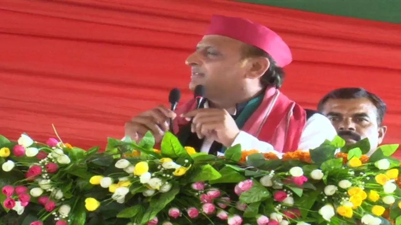  अखिलेश यादव ने पीएम मोदी पर कसा तंज, कहा- भाजपा के लोग इस कदर घबराये कि वे अपनों पर ही हमला करने लगे हैं