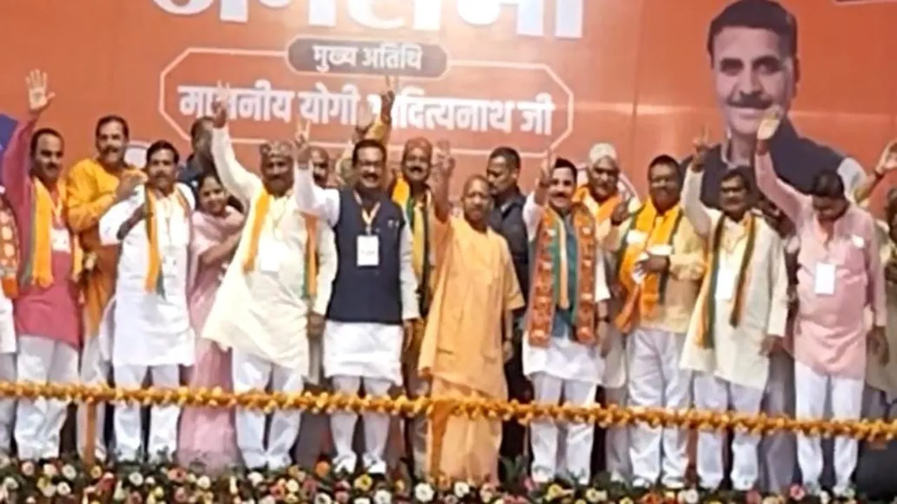 सपा-कांग्रेस देश के लिए पाप का गठबंधन :योगी आदित्य नाथ 