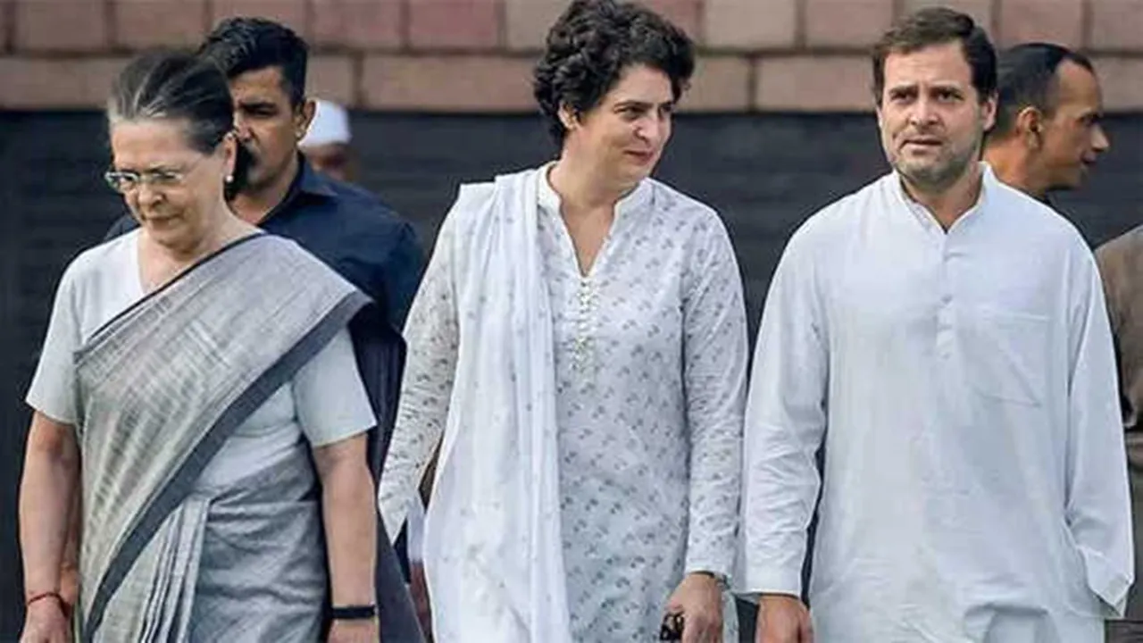 सोनिया, प्रियंका और राहुल गांधी आज रायबरेली व अमेठी में प्रचार कर मांगेंगे वोट