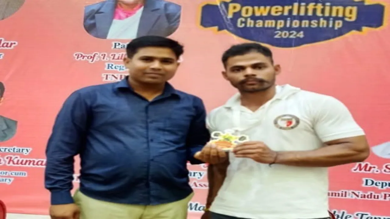 अयोध्या: अवध विश्वविद्यालय के खिलाड़ी आर्य सिंह ने 74 किलोग्राम भार वर्ग में जीता कांस्य पदक