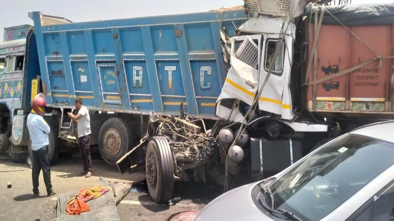 लखनऊ में बड़ा हादसा, कंटेनर का टायर बदल रहे परिचालक की दबकर मौत-ट्रक के ड्राइवर और खलासी की भी गई जान  