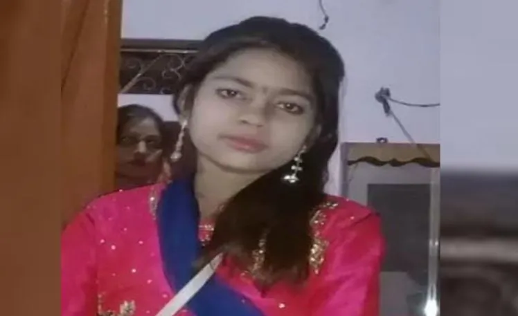 कासगंज: सौतेली मां के उत्पीड़न से क्षुब्ध छात्रा ने फंदा लगाकर की खुदकुशी