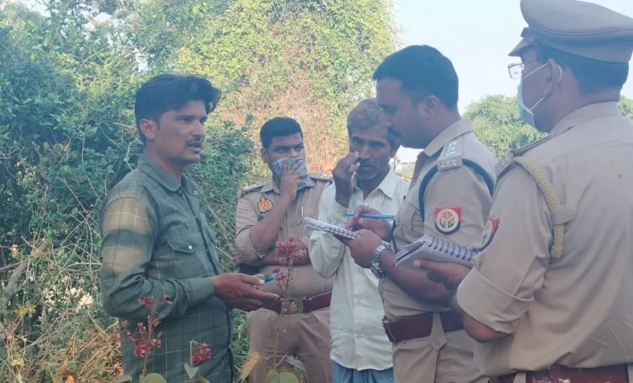 शाहजहांपुर: लापता युवती का अर्धनग्न शव जंगल में मिला, हत्या का आरोप