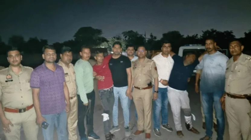 आगरा: चांदी कारोबारी की पत्नी की हत्या की पड़ोसी ने रची साजिश, एक मथुरा का साथी...मुठभेड़ में दो को लगी गोली