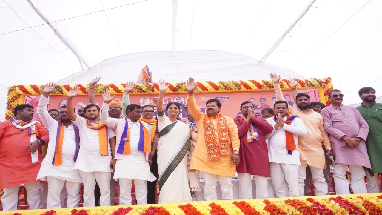 अनुप्रिया पटेल के बाद अब प्रतापगढ़ से भाजपा प्रत्याशी ने राजाओं पर दिया अजीब बयान, Video वायरल