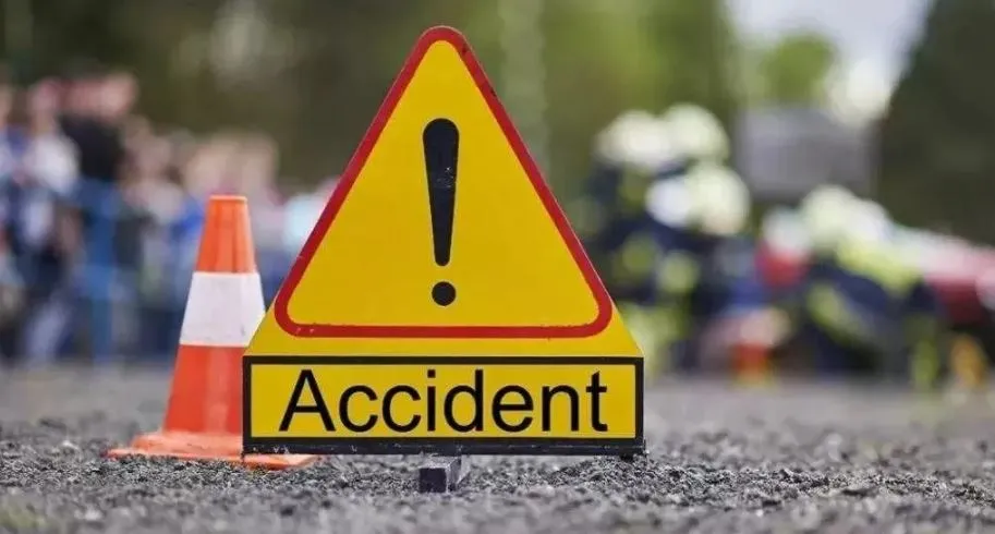 लखीमपुर-खीरी: कार ने बाइक को मारी टक्कर...500 मीटर तक घसीटा, युवक की मौत