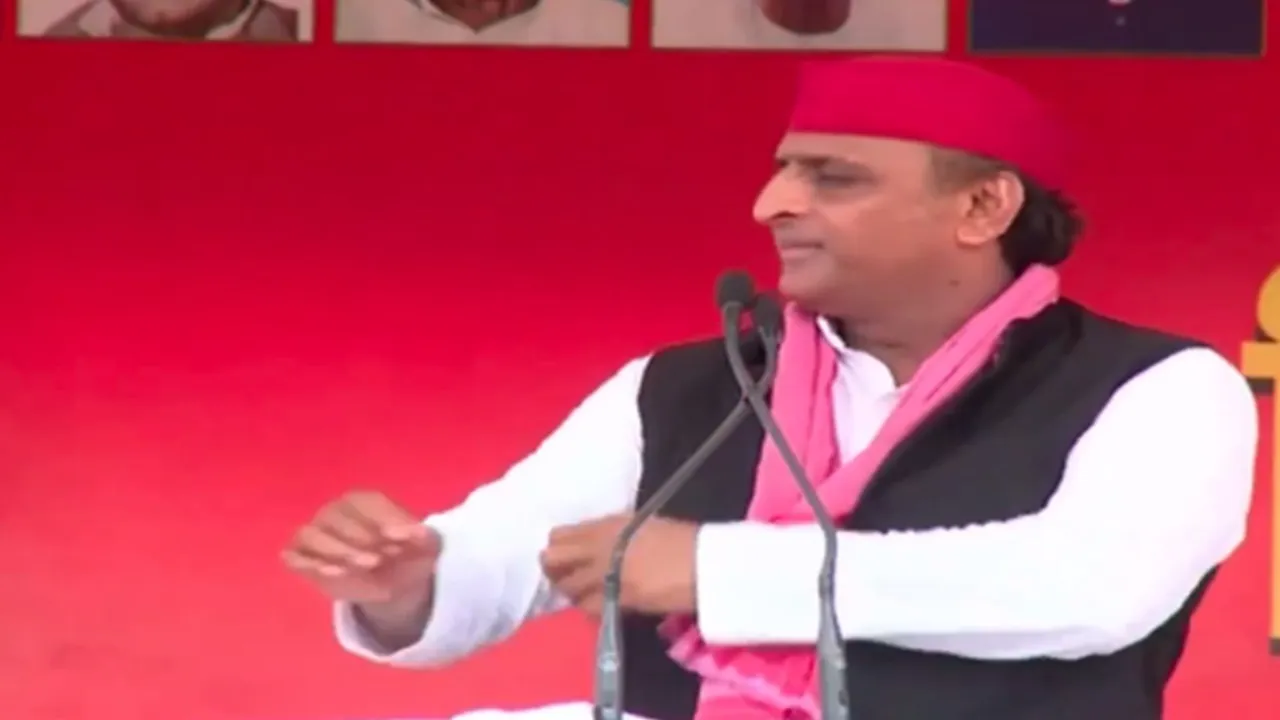 अखिलेश यादव ने भाजपा पर साधा निशाना, कहा- अब तो इन्होंने बोरी से चोरी भी शुरू कर दी