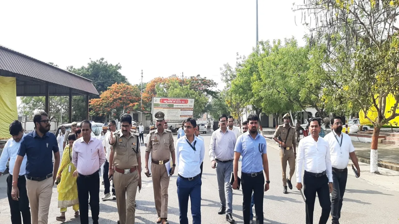 बाराबंकी: ईवीएम में कैंडिडेट सेटिंग आज से, CCTV रखेगा नजर