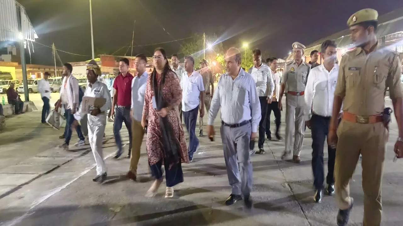 गोंडा: स्ट्रांग रूम में जमा हुई EVM मशीनें, 4 जून के खुलेगा किस्मत का पिटारा