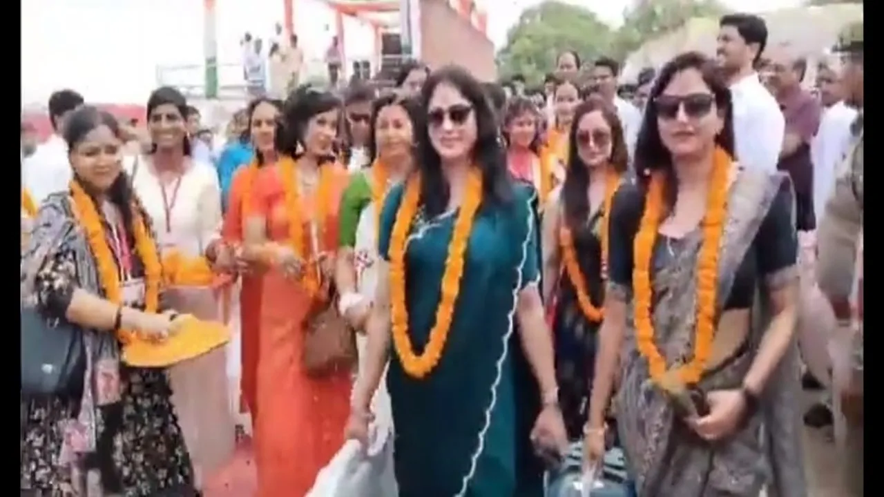 लोकसभा चुनाव 2024: पोलिंग पार्टियां हुई रवाना, अंबेडकरनगर में कल होगा मतदान 