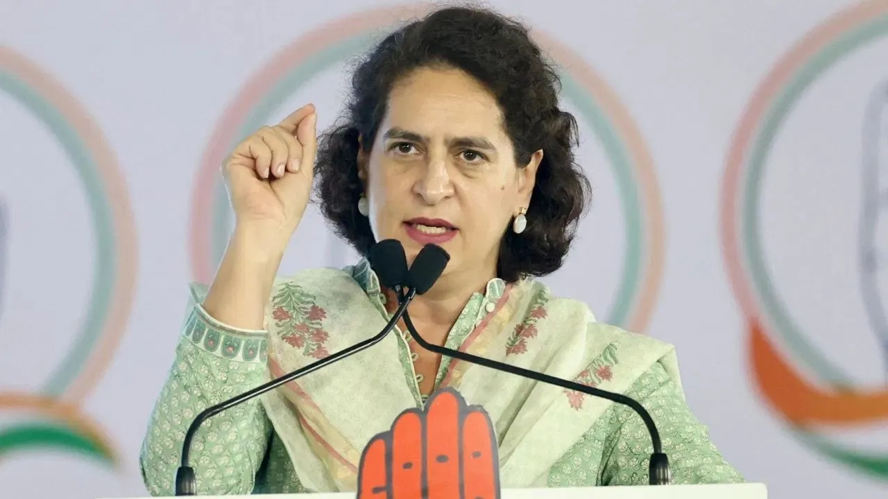 चुनावी रणनीति पर चर्चा के लिये अमेठी और रायबरेली के कांग्रेस नेताओं के साथ बैठक करेंगी प्रियंका गांधी 